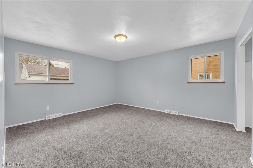 Turnkey up-and-down duplex in Euclid offering immediate cash - photo 8