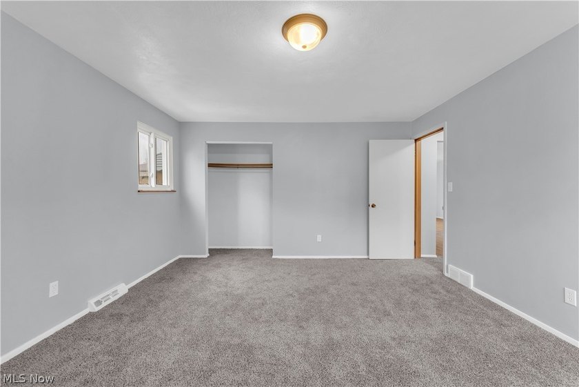 Turnkey up-and-down duplex in Euclid offering immediate cash - photo 9