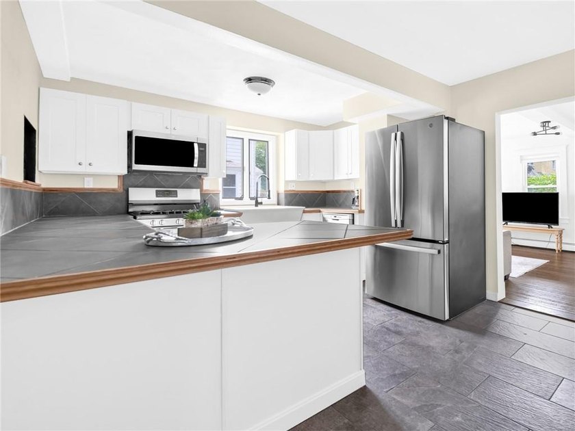 Enjoy coastal living with water views and beach access just a - photo 9