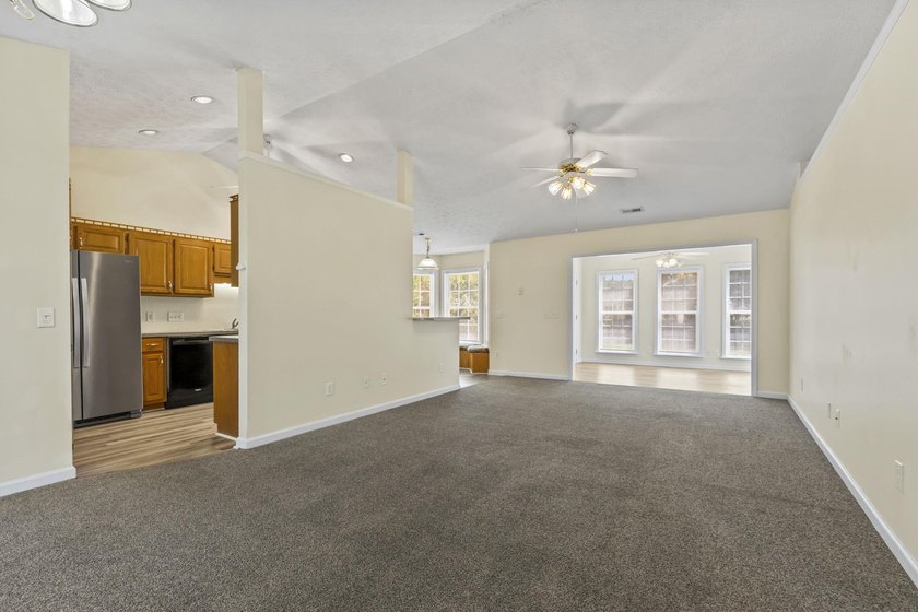 Don't miss this 3-bedroom, 2.5-bath home in Castlewood situated - photo 4