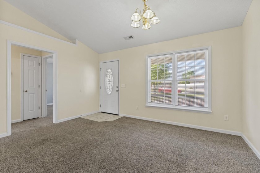 Don't miss this 3-bedroom, 2.5-bath home in Castlewood situated - photo 8