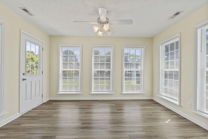 Don't miss this 3-bedroom, 2.5-bath home in Castlewood situated - photo 9