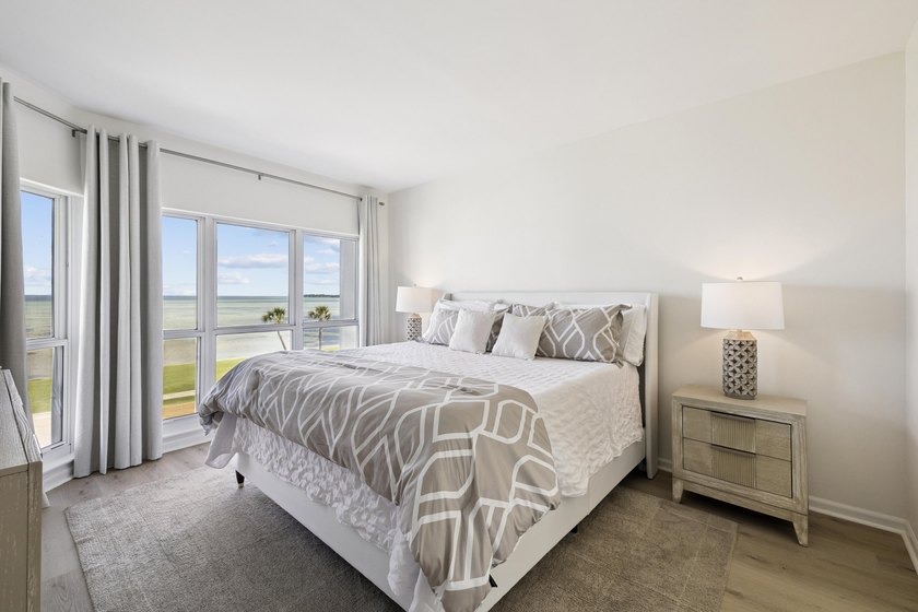 Located on the third floor, overlooking the 9th hole on The - photo 25