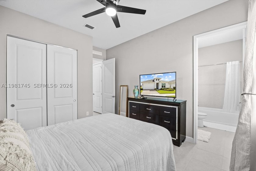 Welcome to this beautifully designed Key Largo floor plan - photo 33