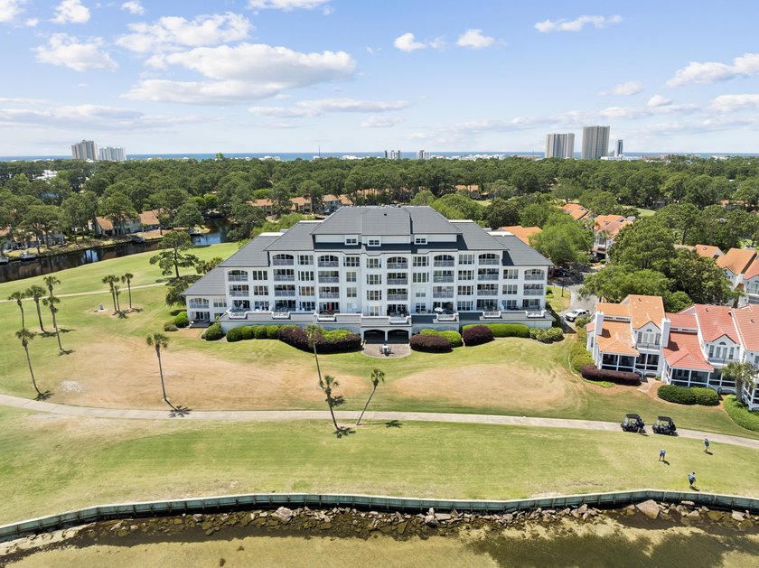 Located on the third floor, overlooking the 9th hole on The - photo 40