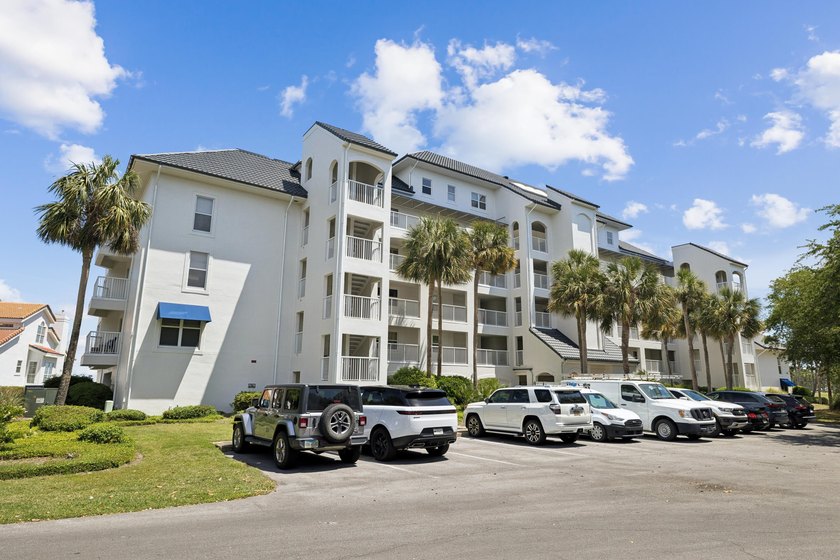 Located on the third floor, overlooking the 9th hole on The - photo 45
