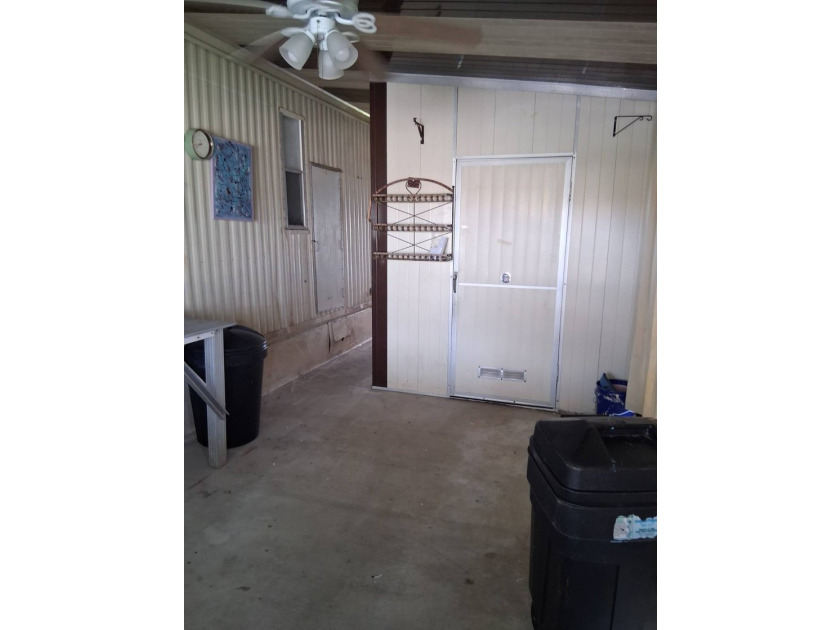 Welcome to beautiful Hudson, Florida. This charming 2-bedroom - photo 11