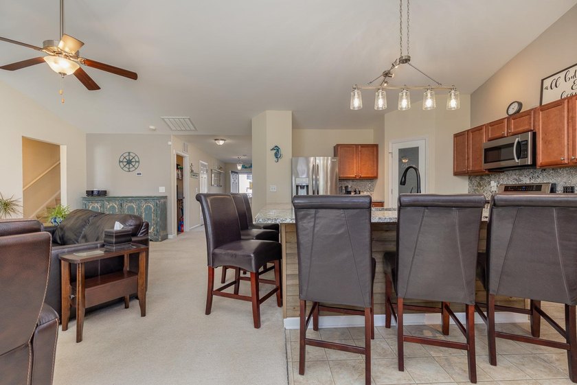 Welcome to Myrtle Grove Plantation! This fully updated 4 bedroom - photo 8