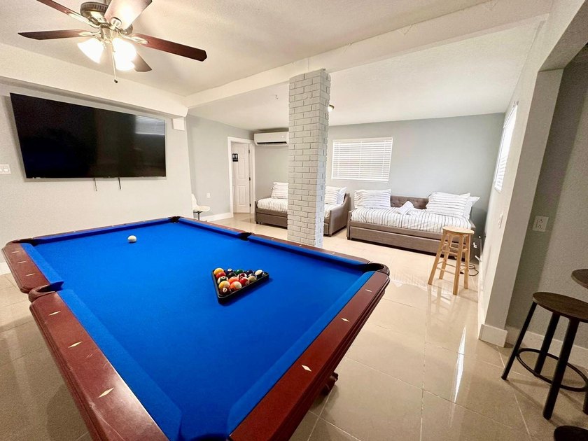 Spacious and fully equipped 4-bedroom, 4-bathroom one-story home - photo 21