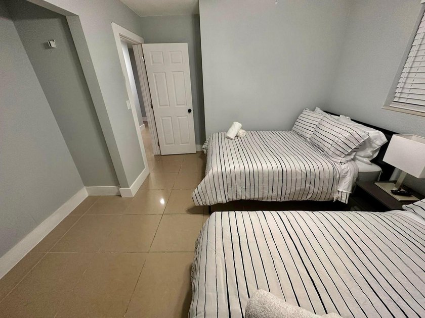 Spacious and fully equipped 4-bedroom, 4-bathroom one-story home - photo 45