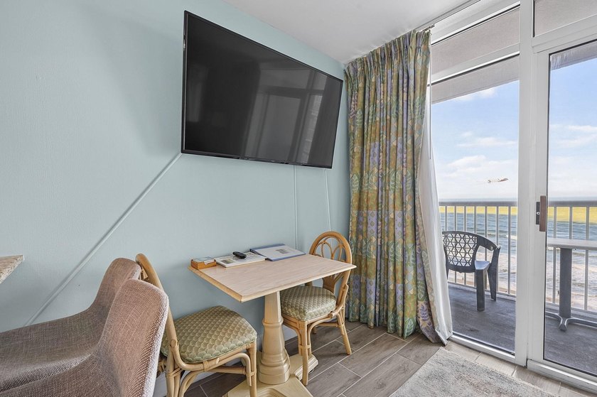 Wake up to breathtaking oceanfront views from this beautifully - photo 8
