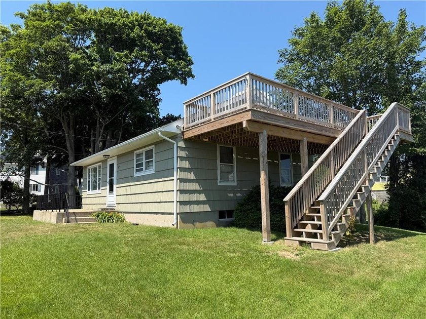 Charming Ranch with Water Views in Desirable Sand Hill Cove - photo 3
