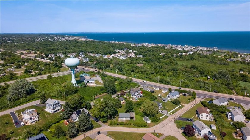 Charming Ranch with Water Views in Desirable Sand Hill Cove - photo 4