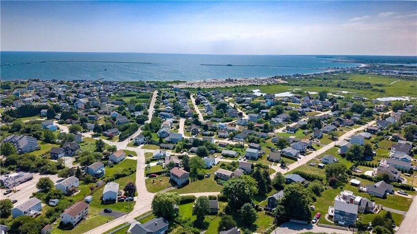 Charming Ranch with Water Views in Desirable Sand Hill Cove - photo 5