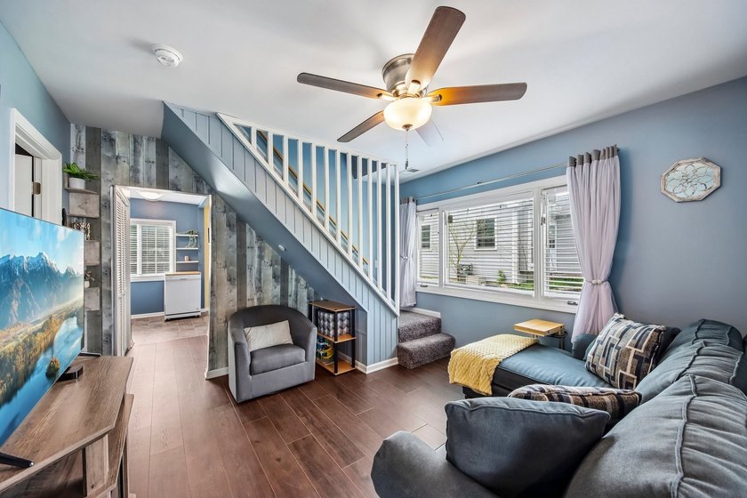 FULLY RENOVATED in 2023, this 3-bedroom home on a corner lot - photo 3