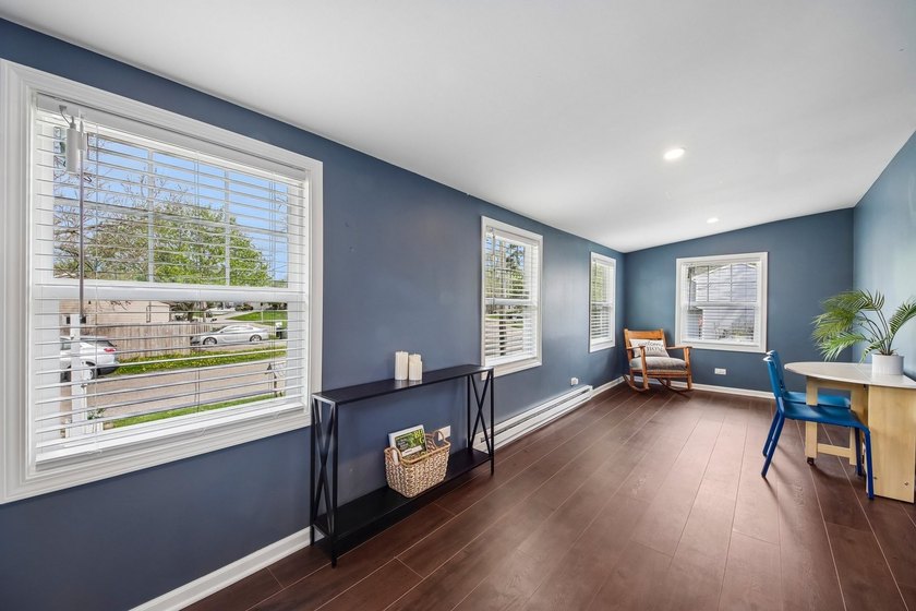 FULLY RENOVATED in 2023, this 3-bedroom home on a corner lot - photo 6
