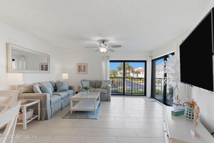 Wake up to ocean air, palm trees, and the rhythm of coastal - photo 4