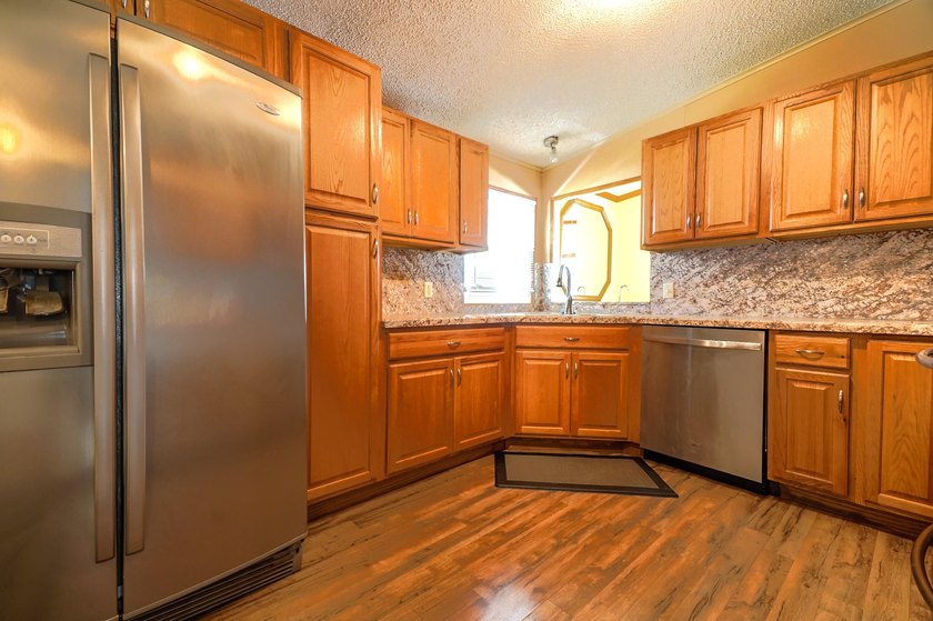 Move in Ready...This 1399 Sq ft home, has been well maintained - photo 16