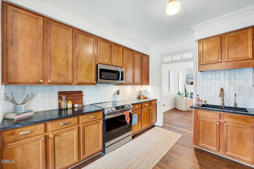 Welcome to this beautifully updated and well-maintained Apex - photo 22