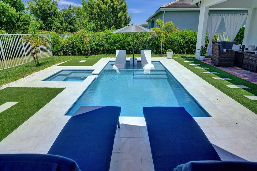 Windsong Estates almost new beauty, 5 bedrooms and 4 full baths - photo 3