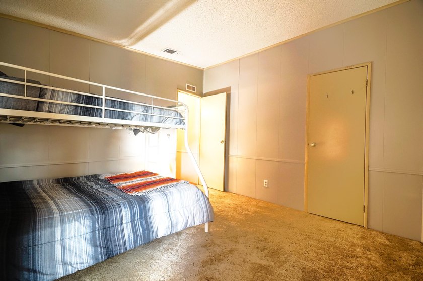 Move in Ready...This 1399 Sq ft home, has been well maintained - photo 28