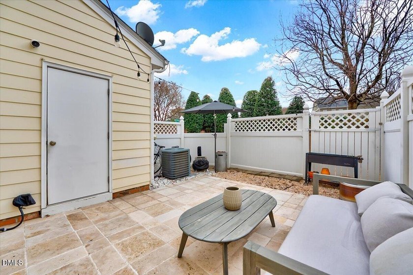 Welcome to this beautifully updated and well-maintained Apex - photo 28