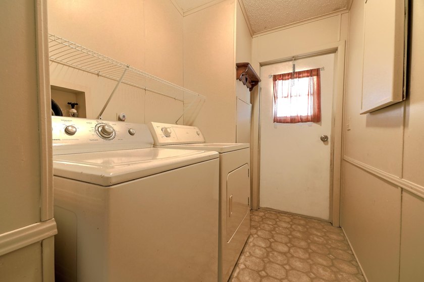 Move in Ready...This 1399 Sq ft home, has been well maintained - photo 29