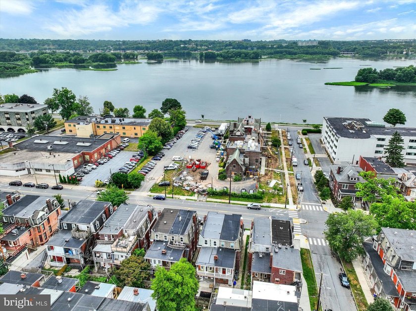 Welcome home to this completely renovated townhome in beautiful - photo 33