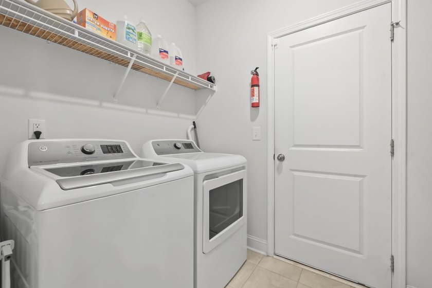 Welcome to the Muirwood model 3 bedroom 2 bath home located in - photo 6