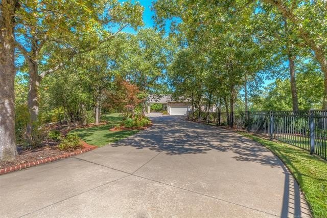 Welcome home to this exceptional family estate offering - photo 3