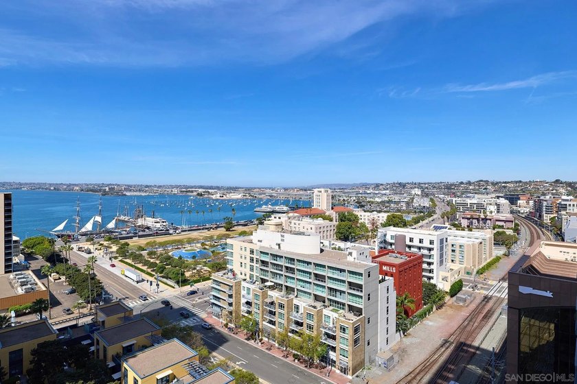 Welcome to one of the best addresses in Downtown San Diego! This - photo 2