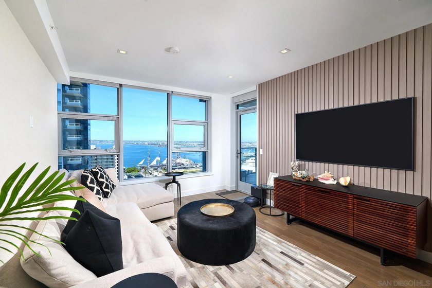 Welcome to one of the best addresses in Downtown San Diego! This - photo 4