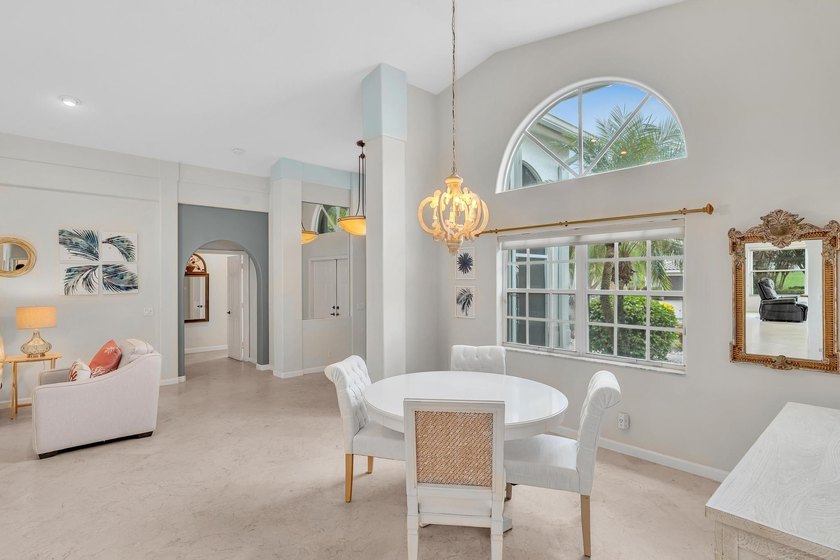 Gorgeous 3BR/2.5BA Mediterranean with panoramic full lake views - photo 11