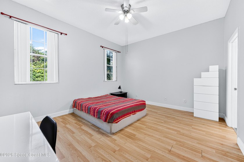 Welcome to this duplex w/soaring ceilings in the gated community - photo 16