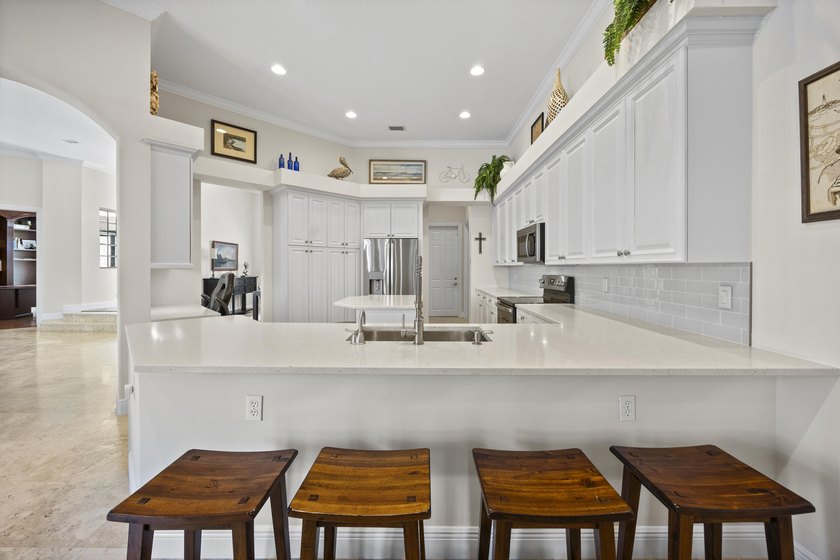 Impeccably maintained, this beautifully renovated home offers - photo 17