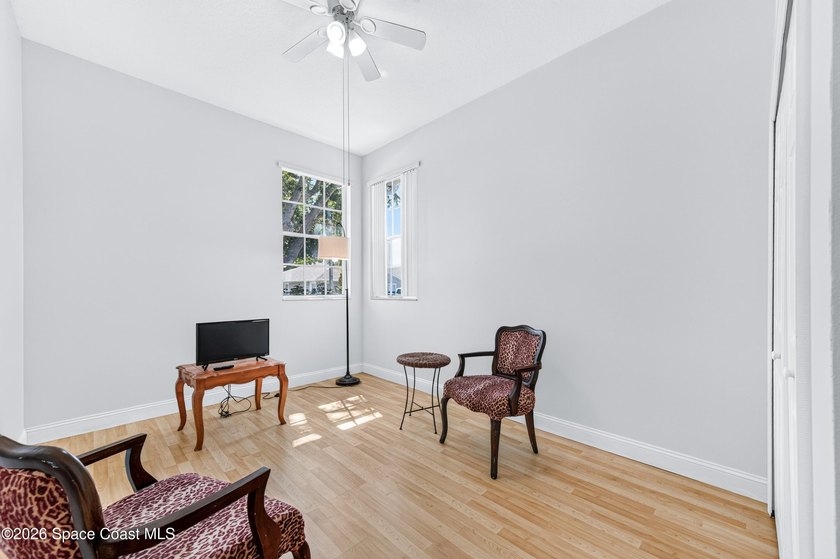 Welcome to this duplex w/soaring ceilings in the gated community - photo 23