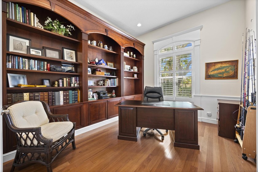 Impeccably maintained, this beautifully renovated home offers - photo 24