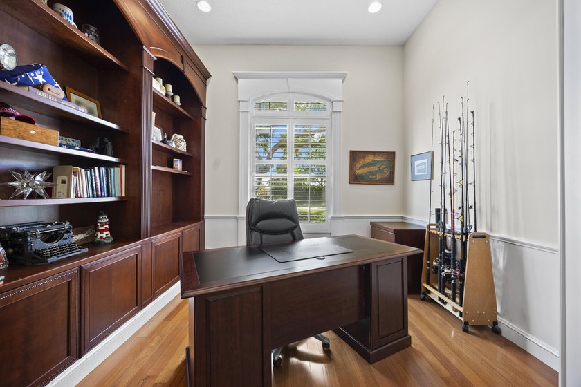 Impeccably maintained, this beautifully renovated home offers - photo 25