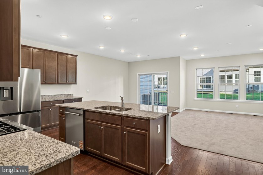 Welcome to this stunning new construction north facing townhome - photo 5