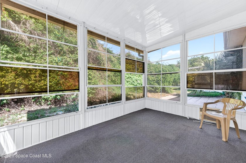 Welcome to this duplex w/soaring ceilings in the gated community - photo 26