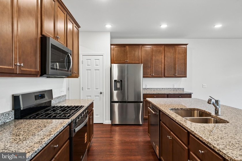 Welcome to this stunning new construction north facing townhome - photo 6