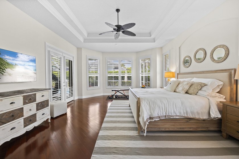 Impeccably maintained, this beautifully renovated home offers - photo 27