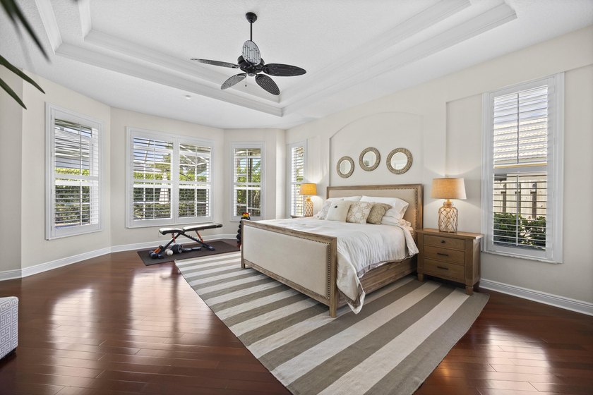 Impeccably maintained, this beautifully renovated home offers - photo 28