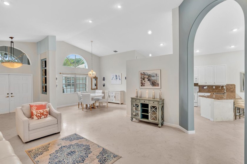 Gorgeous 3BR/2.5BA Mediterranean with panoramic full lake views - photo 39