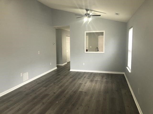 Carolina Forest - 3 bed, 2 baths.1,628 Heated sq ft. Located in - photo 4