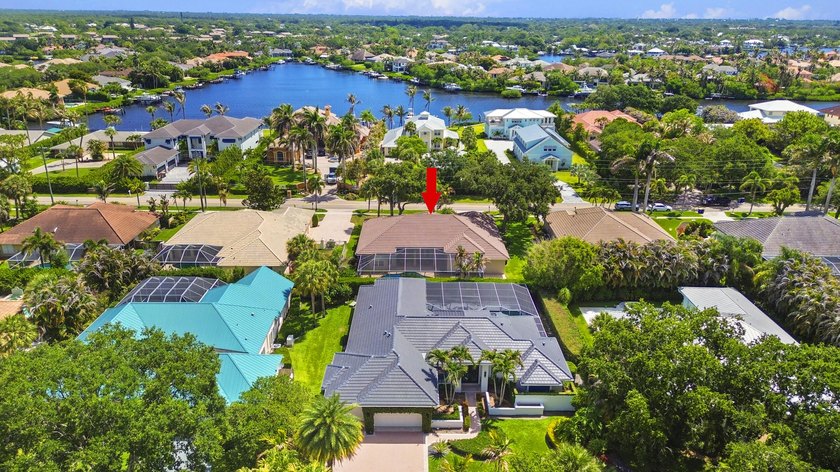 Impeccably maintained, this beautifully renovated home offers - photo 57