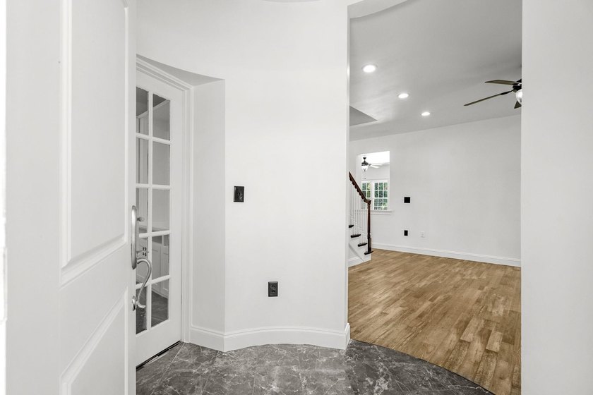 Welcome to luxury lakefront living in the highly desirable - photo 5