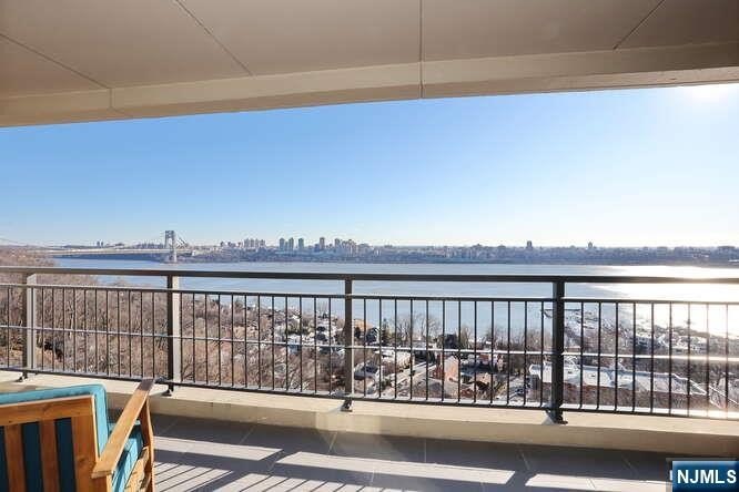 Welcome to an exceptional one bedroom, one full bath duplex - photo 4