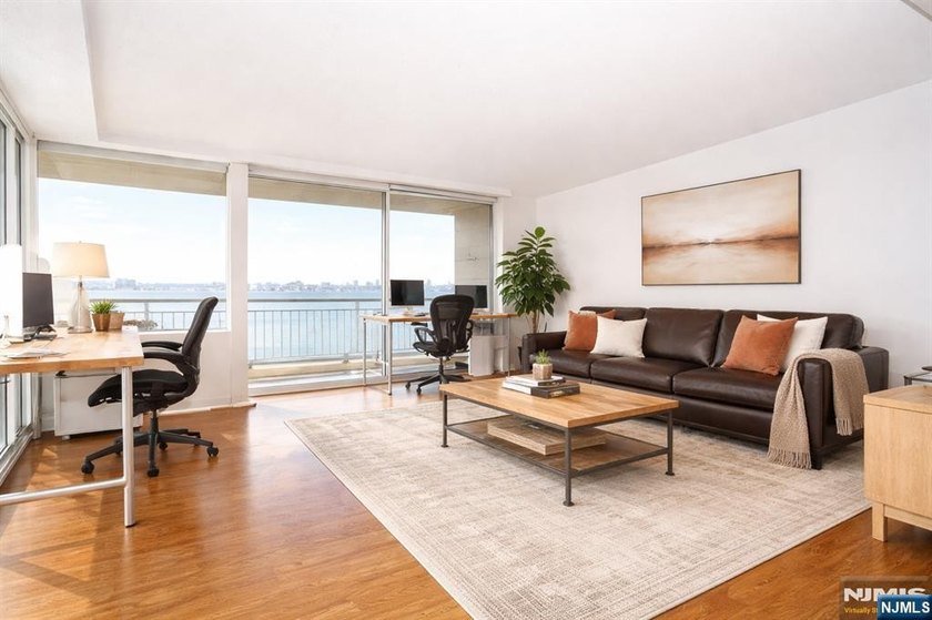Welcome to an exceptional one bedroom, one full bath duplex - photo 6