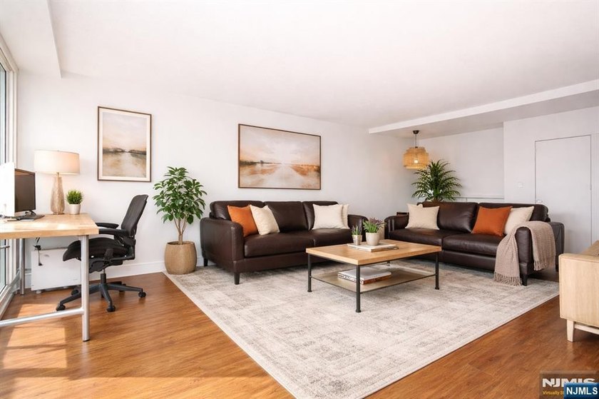 Welcome to an exceptional one bedroom, one full bath duplex - photo 7